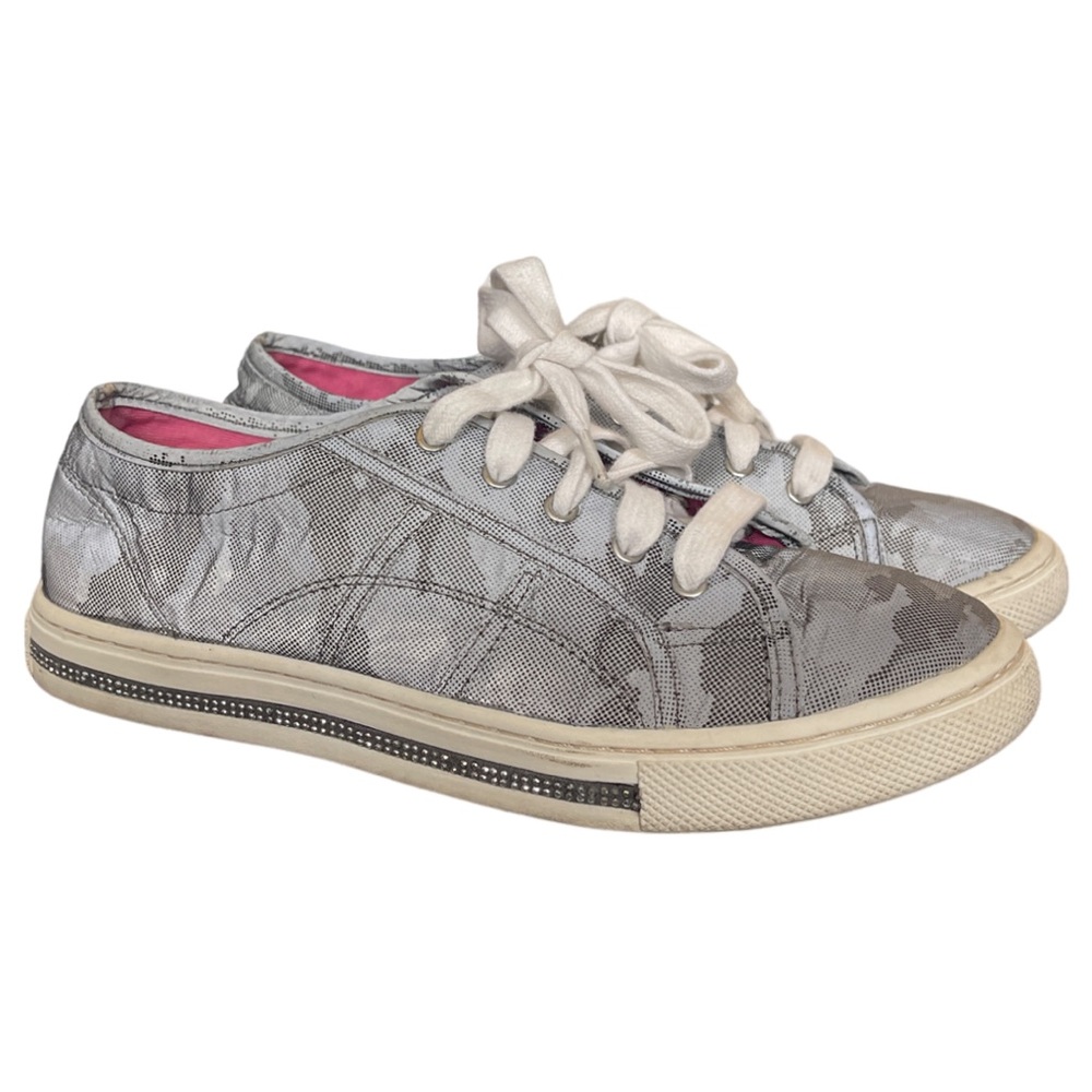 Steve Madden Jemmi Sneaker Women’s Size 7 Youth Size 5 Gray/Silver Camo